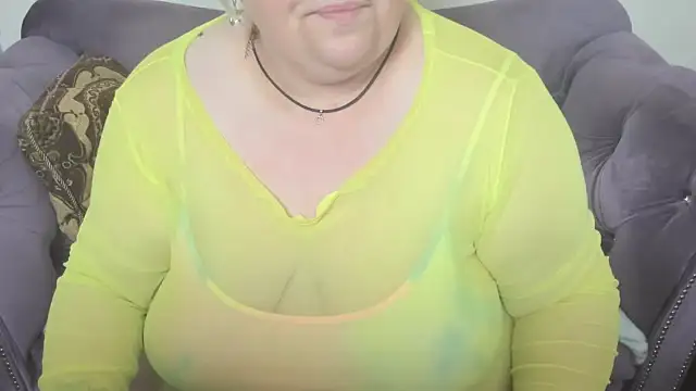 Snapshot of fashiona chatting on February 15, 12:51 am fashiona online show from February 15, 12:51 am