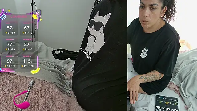 Snapshot of sara_smith45 chatting on September 29, 7:51 pm sara smith45 online show from September 29, 7:51 pm