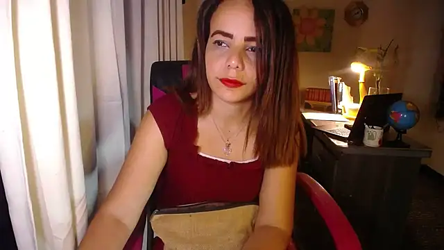 Snapshot of danielle_rose_1 chatting on May 22, 3:17 pm danielle rose 1 online show from May 22, 3:17 pm