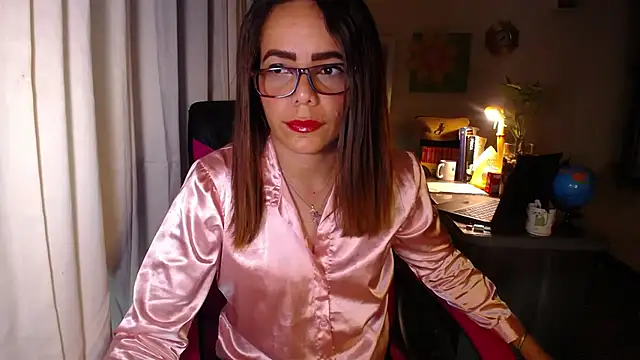 Snapshot of danielle_rose_1 chatting on May 27, 2:36 pm danielle rose 1 online show from May 27, 2:36 pm