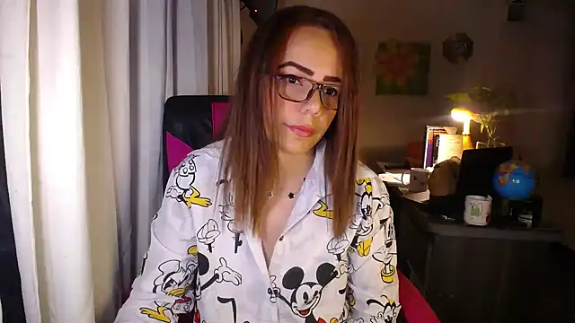 Snapshot of danielle_rose_1 chatting on June 29, 5:02 pm danielle rose 1 online show from June 29, 5:02 pm