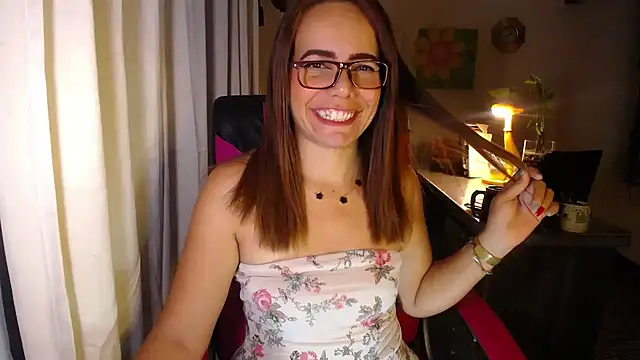 Snapshot of danielle_rose_1 chatting on July 26, 7:10 pm danielle rose 1 online show from July 26, 7:10 pm