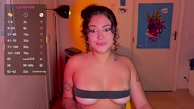 Snapshot of ann4montez_ chatting on May 28, 8:33 am ann4montez online show from May 28, 8:33 am