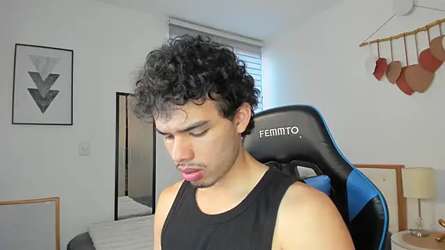 mateoleonee online show from February 7, 2:47 pm