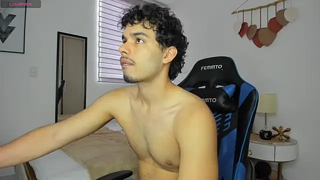 mateoleonee online show from February 16, 6:43 pm