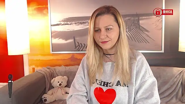 Snapshot of BigBoobsARRI chatting on February 10, 9:58 am BigBoobsARRI online show from February 10, 9:58 am
