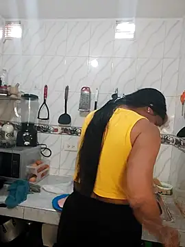 SweetAlmaa online show from November 19, 4:40 pm