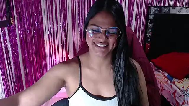 Snapshot of SweetAlmaa chatting on May 10, 2:11 pm SweetAlmaa online show from May 10, 2:11 pm