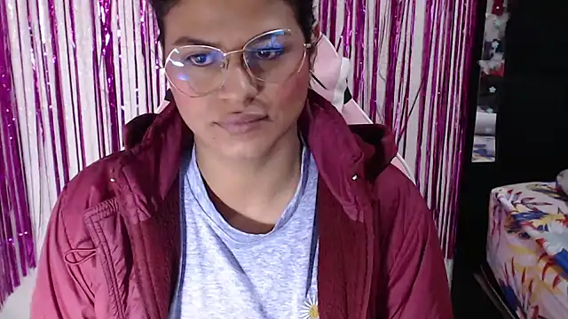 Snapshot of SweetAlmaa chatting on May 11, 9:59 am SweetAlmaa online show from May 11, 9:59 am