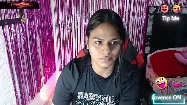 Snapshot of SweetAlmaa chatting on July 28, 7:04 pm SweetAlmaa online show from July 28, 7:04 pm