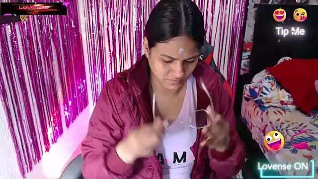 Snapshot of SweetAlmaa chatting on August 1, 10:47 am SweetAlmaa online show from August 1, 10:47 am