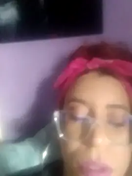 Snapshot of lorraine_alves_ferreira chatting on May 21, 3:41 pm lorraine alves ferreira online show from May 21, 3:41 pm