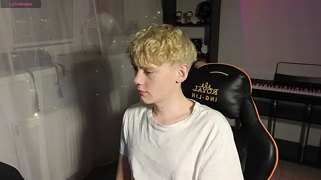 Keytaro online show from March 14, 5:02 pm