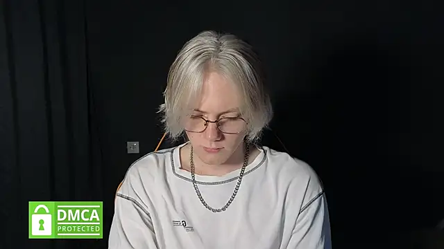 Snapshot of Keytaro chatting on May 7, 3:17 pm Keytaro online show from May 7, 3:17 pm