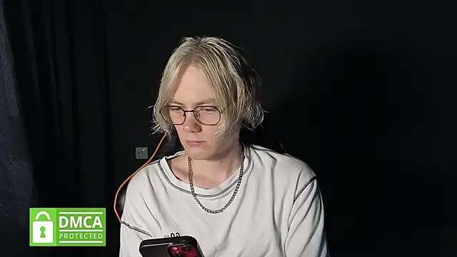 Snapshot of Keytaro chatting on May 8, 2:00 pm Keytaro online show from May 8, 2:00 pm