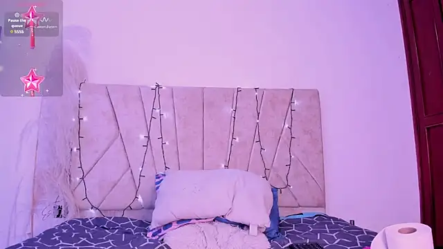 Kaela18 online show from December 18, 4:17 pm