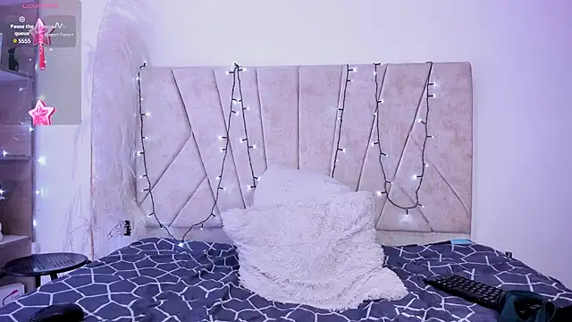 Snapshot of Kaela18 chatting on December 20, 12:49 pm Kaela18 online show from December 20, 12:49 pm