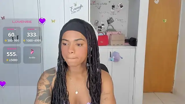 Snapshot of Marce_22 chatting on April 16, 2:01 am Marce 22 online show from April 16, 2:01 am