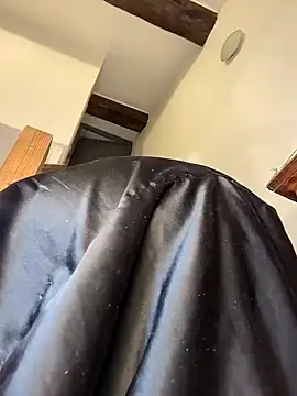 Snapshot of Candy-Desire chatting on December 22, 9:42 pm Candy-Desire online show from December 22, 9:42 pm