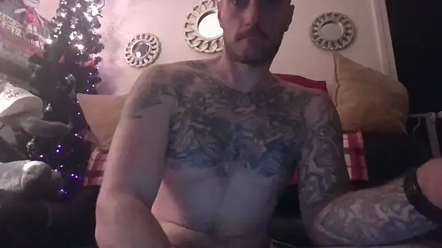 UnCuTupTheBuTT online show from October 25, 4:53 am