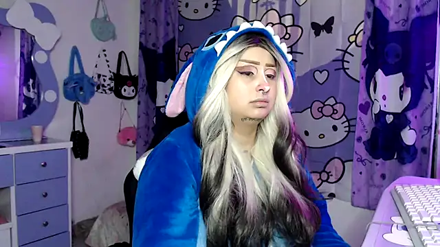 lussyevans24 online show from November 27, 4:47 am