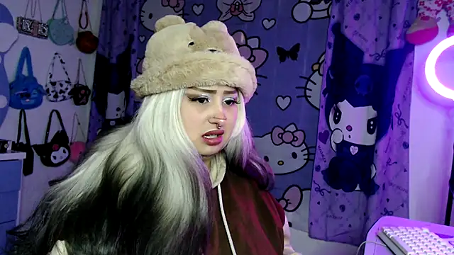 lussyevans24 online show from February 4, 5:24 am