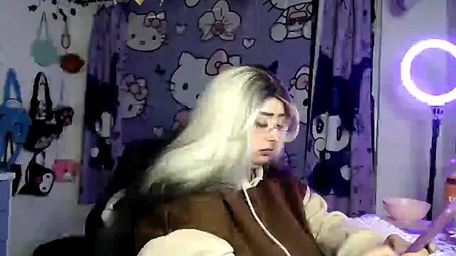 lussyevans24 online show from April 30, 4:08 am