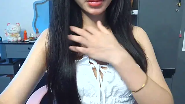 Snapshot of Baby-sexygirl01 chatting on July 23, 7:28 am Baby-sexygirl01 online show from July 23, 7:28 am