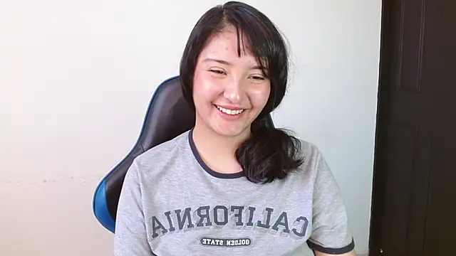 alexaa08 online show from June 25, 9:30 pm