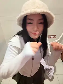 Snapshot of Asia-Melody chatting on February 13, 12:32 pm Asia-Melody online show from February 13, 12:32 pm