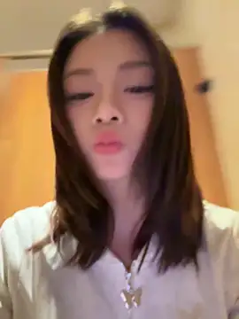 Snapshot of Asia-Melody chatting on December 5, 6:33 am Asia-Melody online show from December 5, 6:33 am