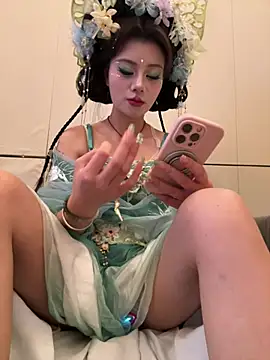 Snapshot of Asia-Melody chatting on March 12, 5:35 am Asia-Melody online show from March 12, 5:35 am