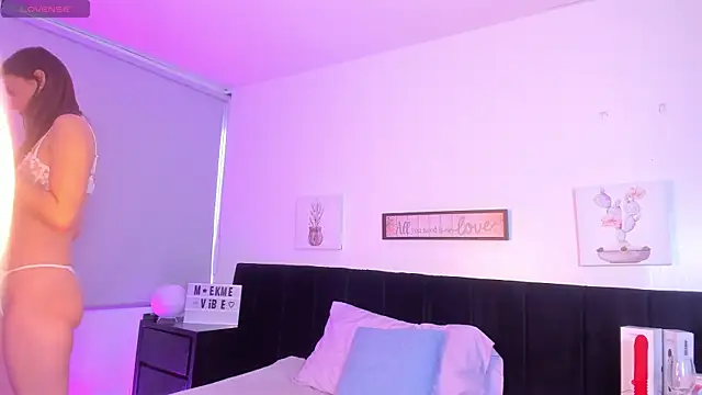 Natasha Kinski online show from March 3, 11:03 pm