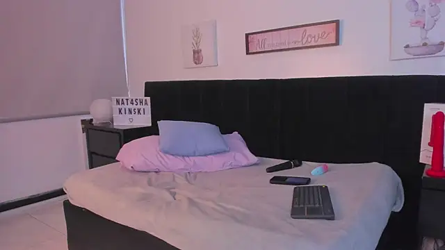 Natasha Kinski online show from March 5, 10:54 pm