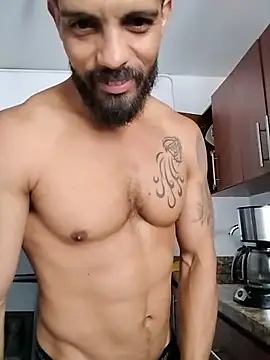 Snapshot of DannSaenz chatting on July 25, 7:44 pm DannSaenz online show from July 25, 7:44 pm
