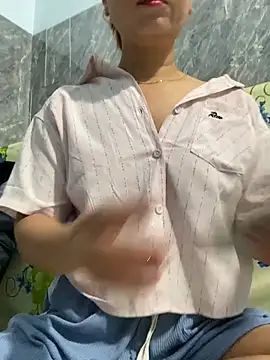 Linaannn online show from February 4, 11:42 pm