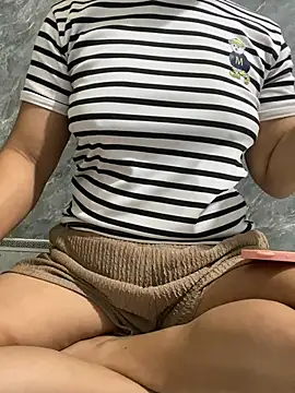 Linaannn online show from May 19, 11:33 pm