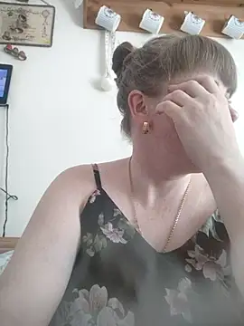 CoddessCrystal online show from June 18, 8:36 am