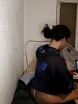 Laanegraofficial  online show from December 29, 6:49 pm