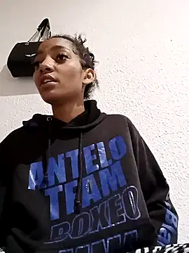 Laanegraofficial  online show from January 19, 7:04 pm