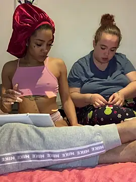 Laanegraofficial  online show from April 8, 8:20 pm