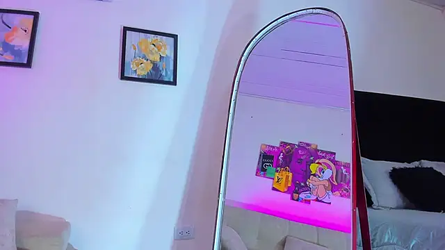 Snapshot of anahidolls chatting on January 17, 12:43 pm anahidolls online show from January 17, 12:43 pm