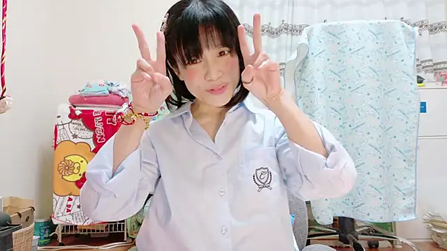 Snapshot of renapiyon8182 chatting on December 1, 11:58 pm renapiyon8182 online show from December 1, 11:58 pm