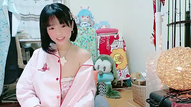 Snapshot of renapiyon8182 chatting on December 27, 7:57 pm renapiyon8182 online show from December 27, 7:57 pm