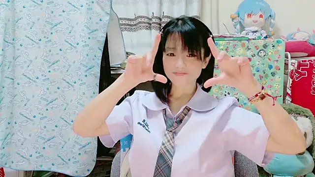 Snapshot of renapiyon8182 chatting on January 25, 7:49 pm renapiyon8182 online show from January 25, 7:49 pm