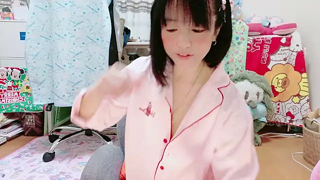 Snapshot of renapiyon8182 chatting on February 8, 7:38 pm renapiyon8182 online show from February 8, 7:38 pm