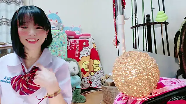 Snapshot of renapiyon8182 chatting on February 13, 7:10 pm renapiyon8182 online show from February 13, 7:10 pm