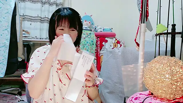 Snapshot of renapiyon8182 chatting on March 18, 7:10 pm renapiyon8182 online show from March 18, 7:10 pm