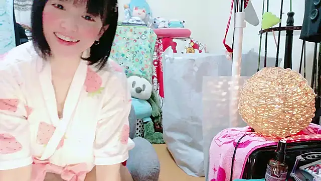 Snapshot of renapiyon8182 chatting on March 19, 7:38 pm renapiyon8182 online show from March 19, 7:38 pm