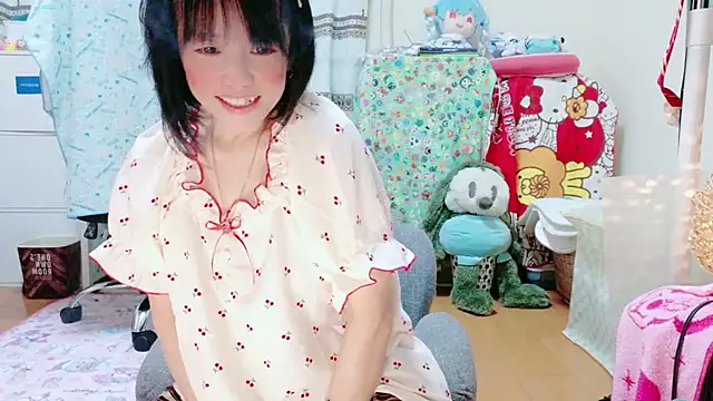 Snapshot of renapiyon8182 chatting on March 21, 7:35 pm renapiyon8182 online show from March 21, 7:35 pm